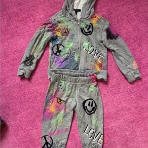 Flowers by Zoe Gray Tie-Dye Peace and Love Set